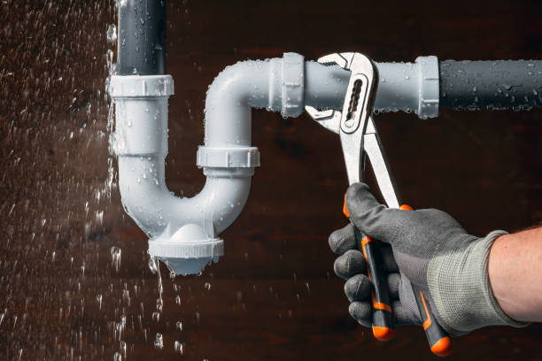 Professional Plumbing technician working in Cushing, TX